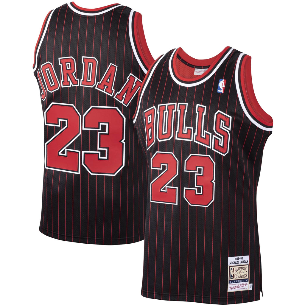 Chicago Bulls Michael Jordan Mitchell & Ness Black 1995/96 Hardwood Classics Authentic Jersey for Men product image 2,