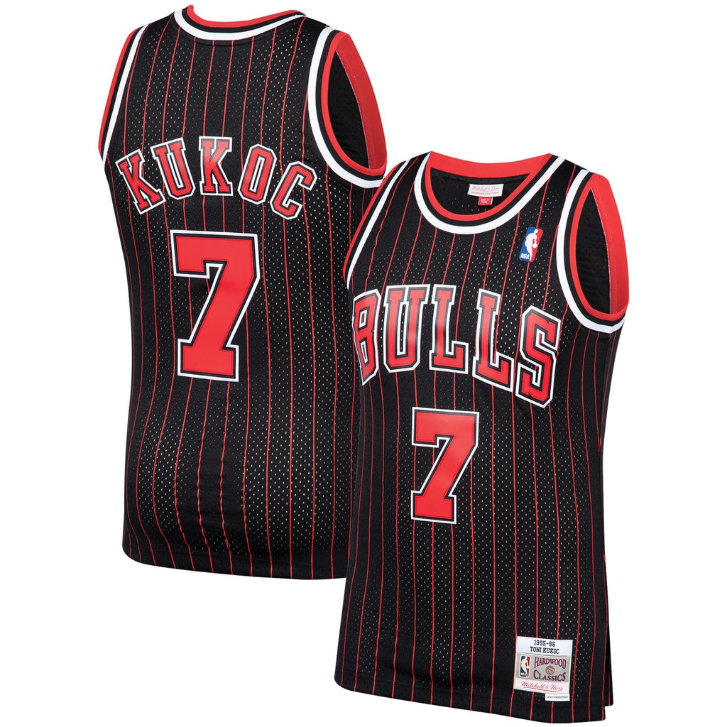 Chicago Bulls Toni Kukoc Mitchell & Ness Black 1995/96 Hardwood Classics Swingman Jersey for Men product image 1, provided