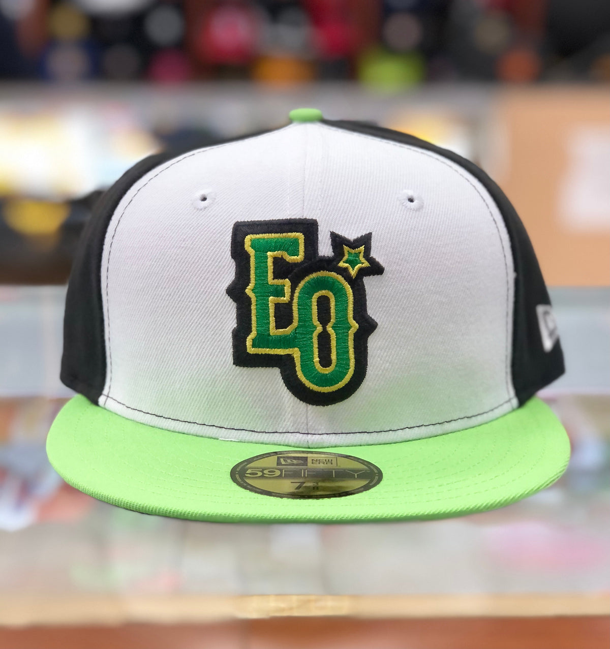 New Era Estrellas Orientales 59Fifty Black/White/Green Hats product image 2, provided for visual reference and product