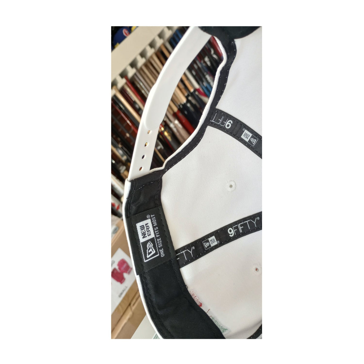 Embroidered Shield and flag Snapback Mexico New Era White Hat product image 6, provided for visual reference and product