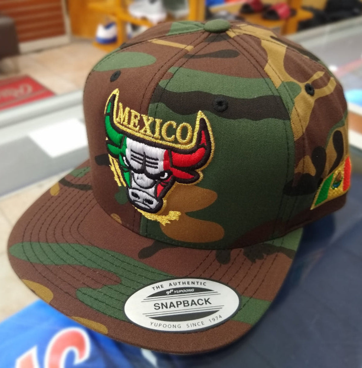 Embroidered Snapback Mexican Bull logo Camouflage Hat product image 2, provided for visual reference and product detail