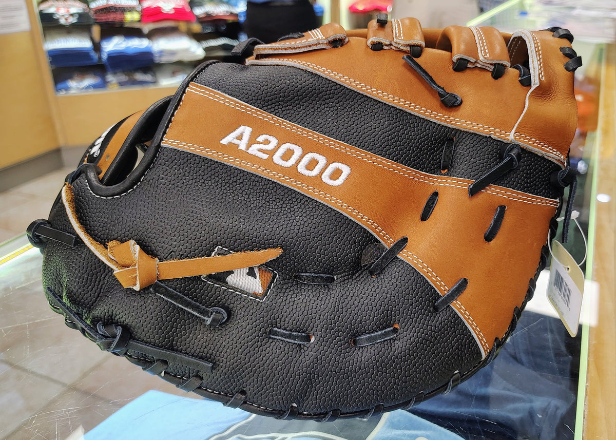Wilson Pro Stock A2000 1614SS 12.5" First Base Baseball Glove - LHT product image 4, provided for visual reference and