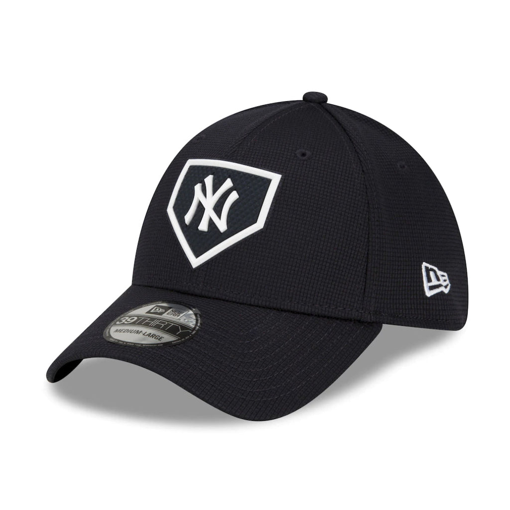 New York Yankees New Era Navy 2022 Club house Flex Hat product image 1, provided for visual reference and product detail