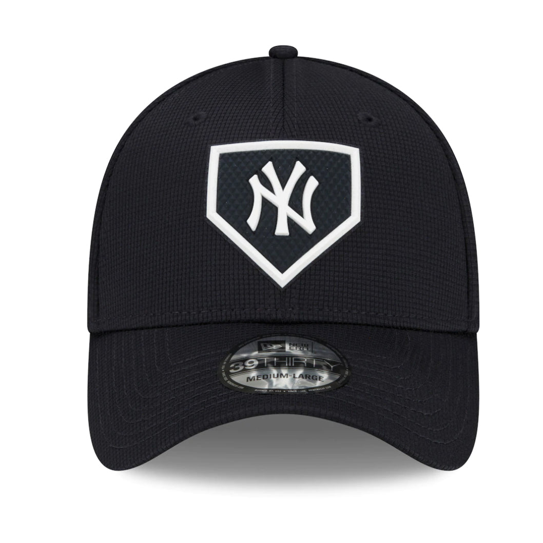 New York Yankees New Era Navy 2022 Club house Flex Hat product image 2, provided for visual reference and product detail