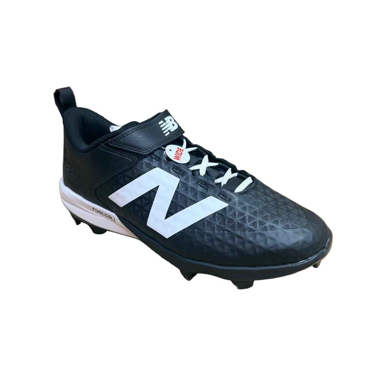 New Balance FuelCell 4040v8 Molded Cleats product image 1, provided for visual reference and product detail review