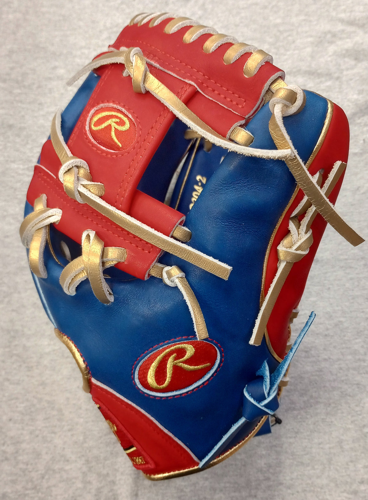 Rawlings HOH Dominican Republic Professional Glove - Limited Edition product image 2, provided for visual reference and
