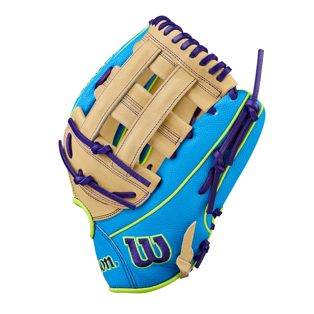 Wilson 2025 Winter A2000 1750SS 12.5” Outfield Baseball Glove product image 2, provided for visual reference and product