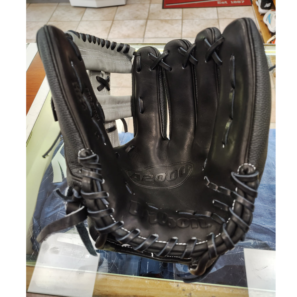 Wilson A2000 1912SS 12" Baseball Glove – Pro Stock Leather, Right Hand Throw product image 3, provided for visual reference