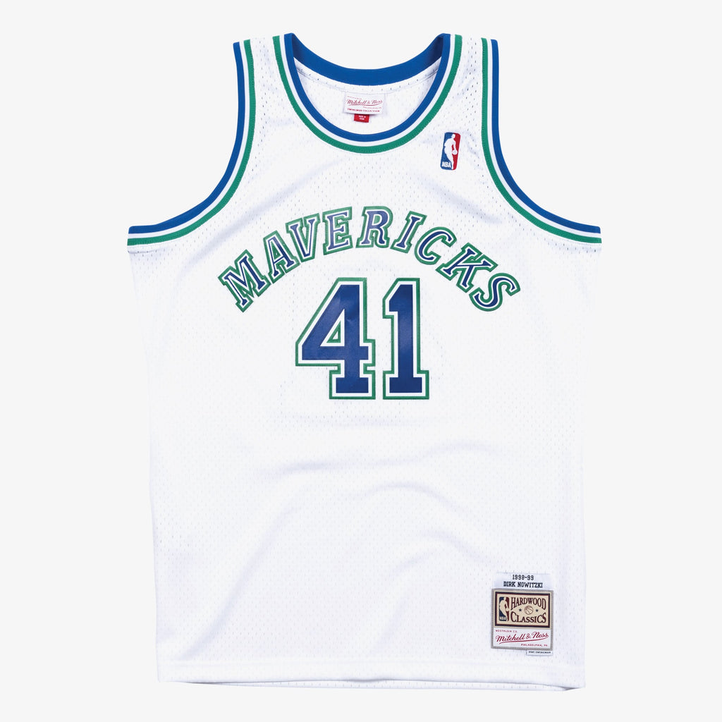 Dallas Mavericks Dirk Nowitzki Mitchell & Ness White 1998-99 Hardwood Classics Swingman Jersey for Men product image 1,