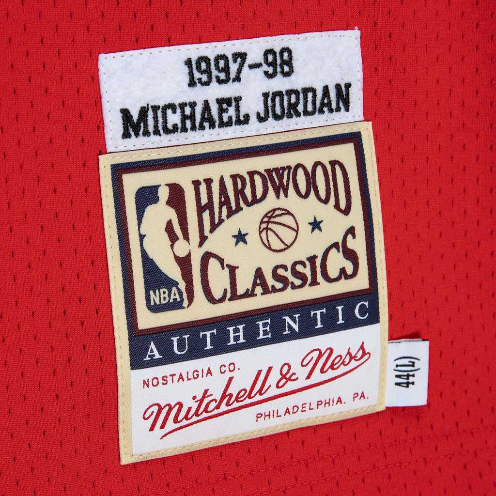 Chicago Bulls Michael Jordan Mitchell & Ness Red 1997-98 Authentic Jersey for Men product image 4, provided for visual