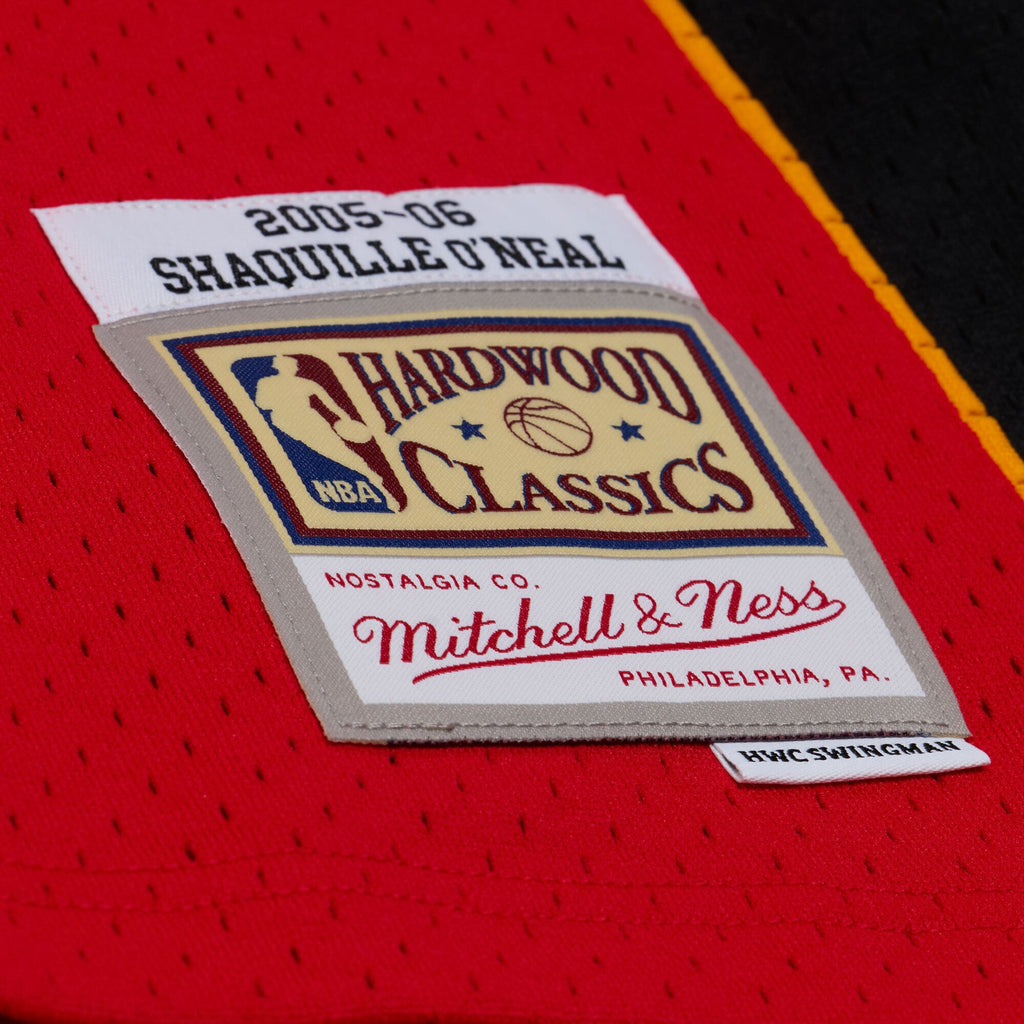Miami Heat Shaquille O'Neal Mitchell & Ness Red 2005-06 Swingman Jersey for Men product image 7, provided for visual